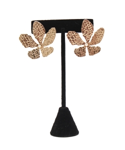 Flower Shaped Stud Earring W/ Pearl ES700098 GOLD